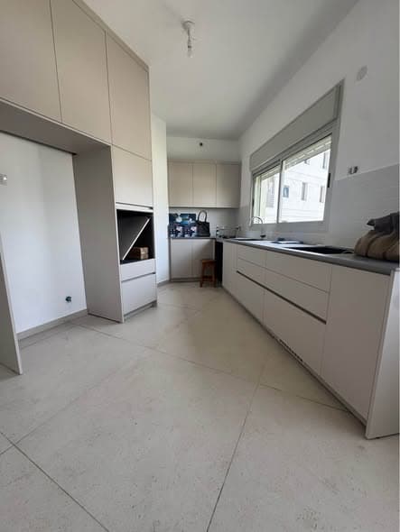 4 room rental in Old North - Photo 2
