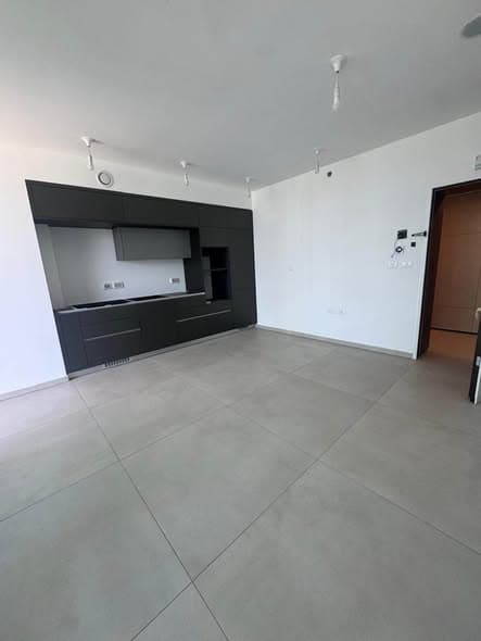 2 room rental in Lev HaIr - Photo 2