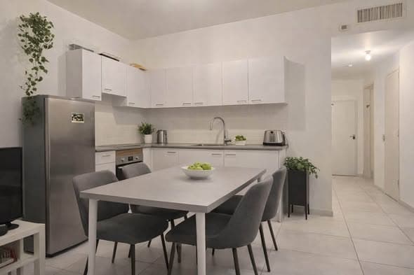 2.5 room rental in Florentin - Photo 2
