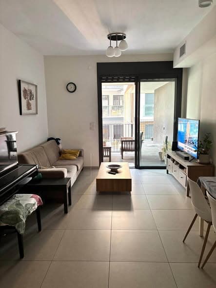 1 room rental in Florentin - Photo 2