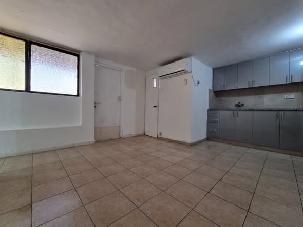 1.5 room rental in Florentin - Photo 1
