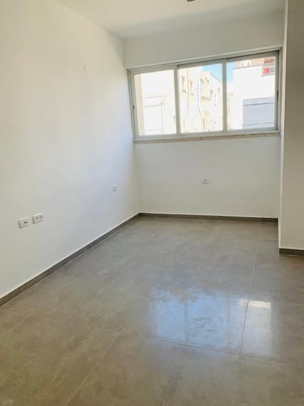 4 room rental in Lev HaIr - Photo 2