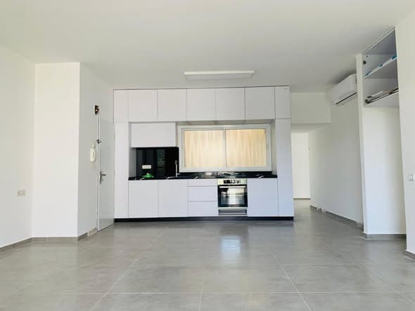 4 room rental in Lev HaIr - Photo 3
