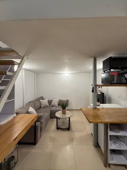  rental in Florentin - Photo 2