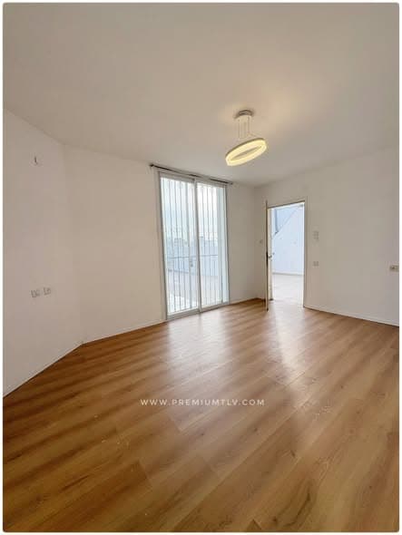 5 room rental in Old North