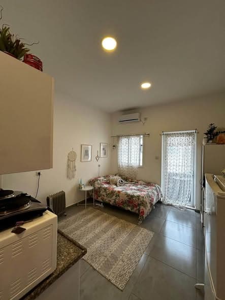  rental in Florentin - Photo 2