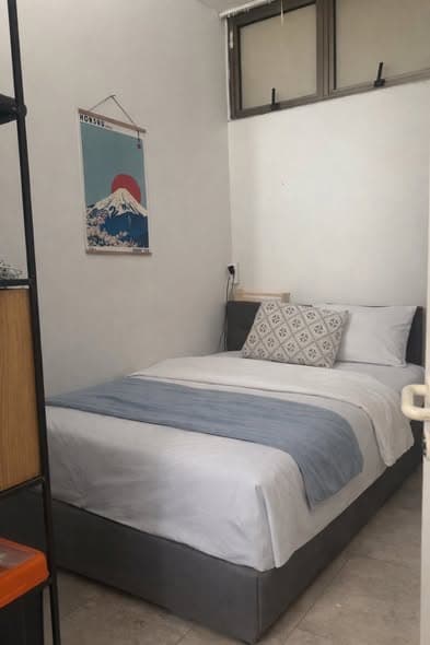 2 room rental in Neve Tzedek