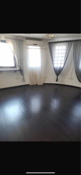 4 room rental in Florentin - Photo 3