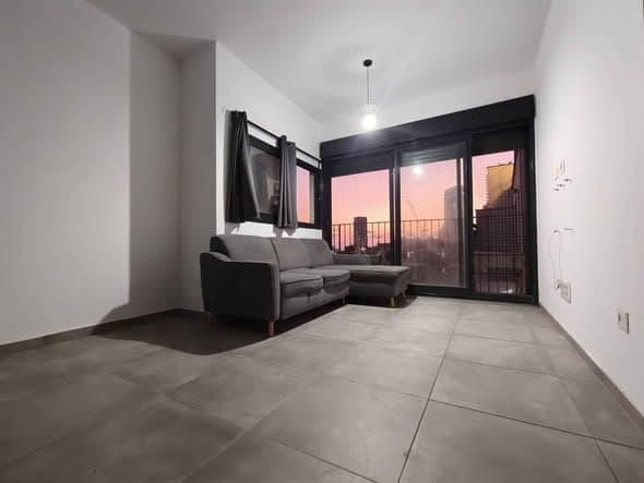 2 room rental in Florentin - Photo 1