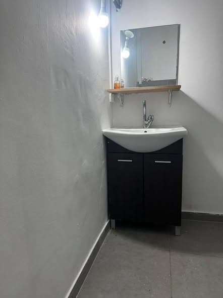  rental in Florentin - Photo 2