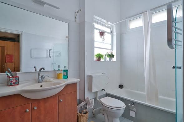4 room rental in Lev HaIr - Photo 4