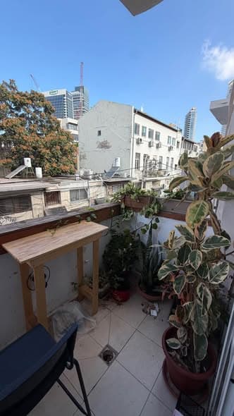 3 room rental in Florentin - Photo 2