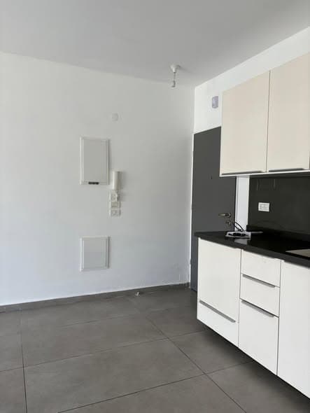 3 room rental in Florentin - Photo 4