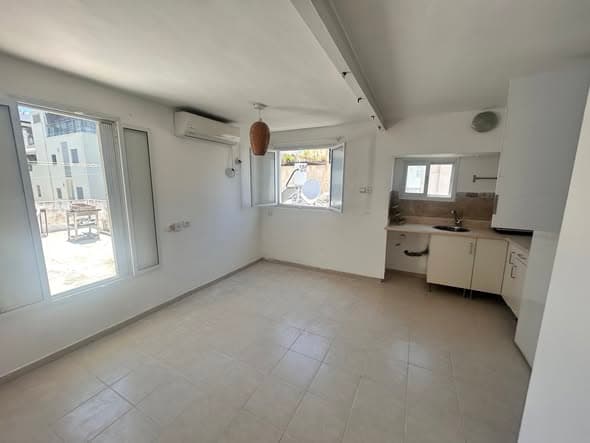 1 room rental in Lev HaIr - Photo 2