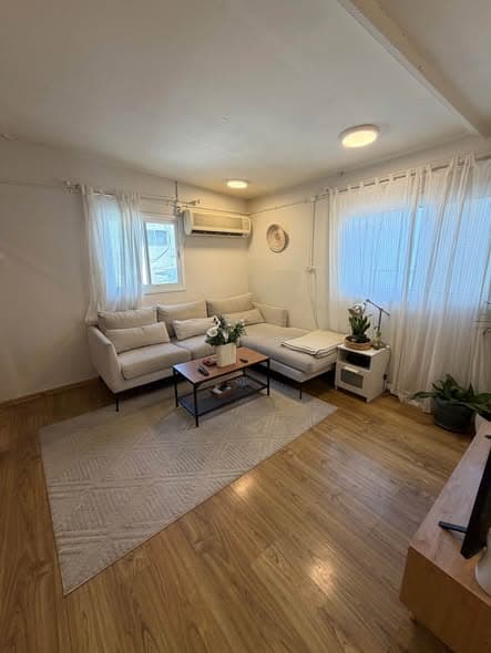  rental in Florentin - Photo 3