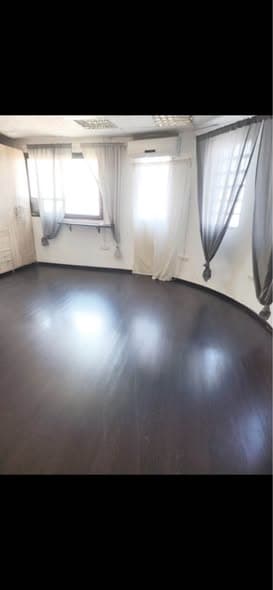 4 room rental in Florentin - Photo 3