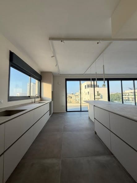 4 room rental in Old North - Photo 4