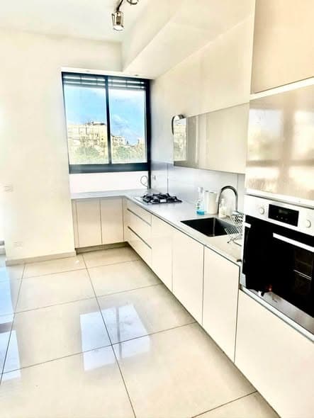 4 room rental in Old North - Photo 1