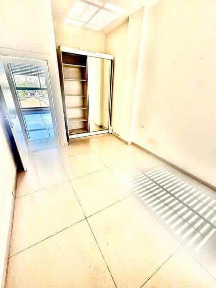 4 room rental in Old North - Photo 2