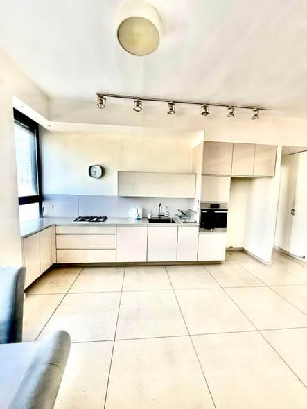 4 room rental in Old North - Photo 3