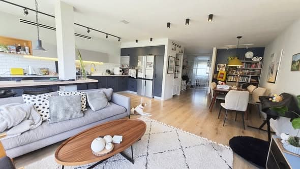 5 room rental in Old North - Photo 2