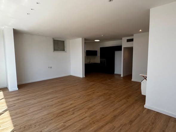 5 room rental in Old North