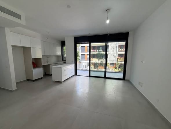 4 room rental in Old North - Photo 2