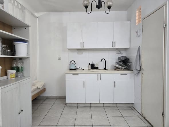 1 room rental in Jaffa