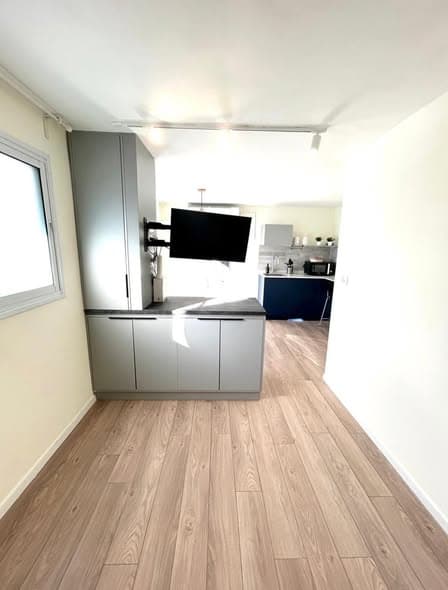 1 room rental in Neve Tzedek