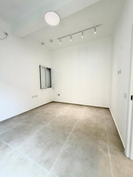 4 room rental in Old North