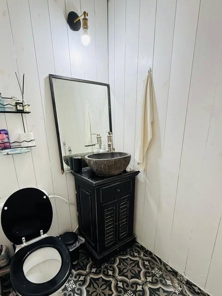 3 room rental in Neve Tzedek
