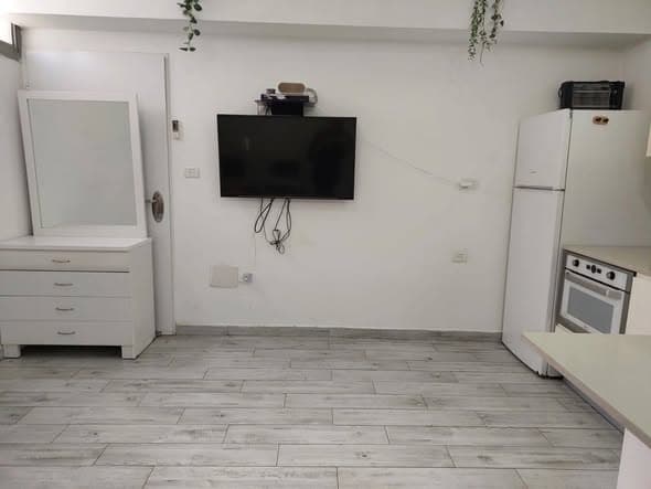 1 room rental in Jaffa