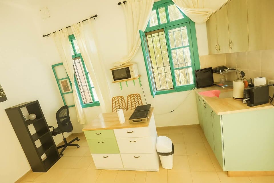 1 room rental in Kerem HaTeimanim