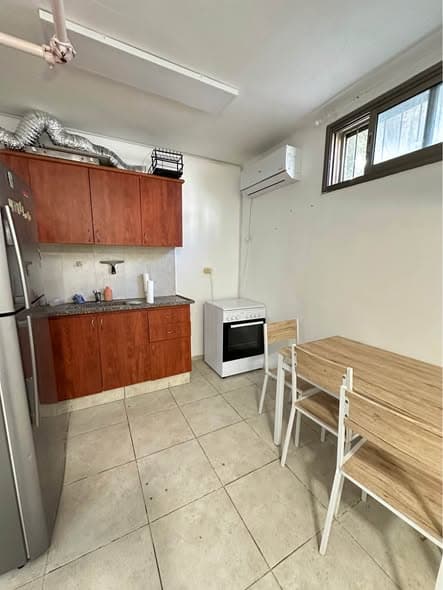 1 room rental in Kerem HaTeimanim