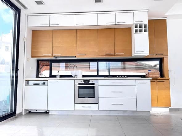 5 room rental in Old North
